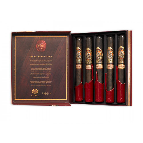 Подарочный набор сигар Gurkha Private Selection Churchill Rum Abuelo/5 (кор.) Подарочный набор сигар Gurkha Private Selection Churchill Rum Abuelo/5 (кор.)